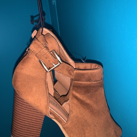 BRAND NEW TAN/BROWN CUT OUT OPEN TOE HEELS - Picture 4 of 6